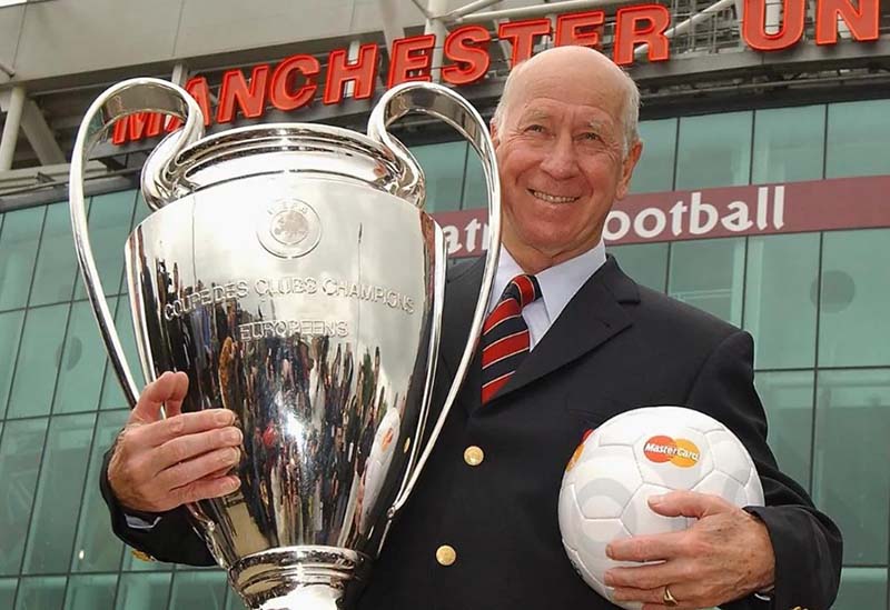 Huyền thoại Bobby Charlton